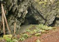 Ninstints Burial Cave, Sgang Gwaay, UNESCO World Heritage Site, Gwaii Haanas National Park Reserve, Haida Gwaii, British Columbia, Canada CM11-09
