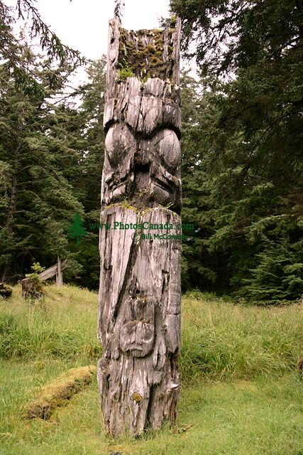 Ninstints Totem Pole, Sgang Gwaay, UNESCO World Heritage Site, Gwaii Haanas National Park Reserve, Haida Gwaii, British Columbia, Canada CM11-16